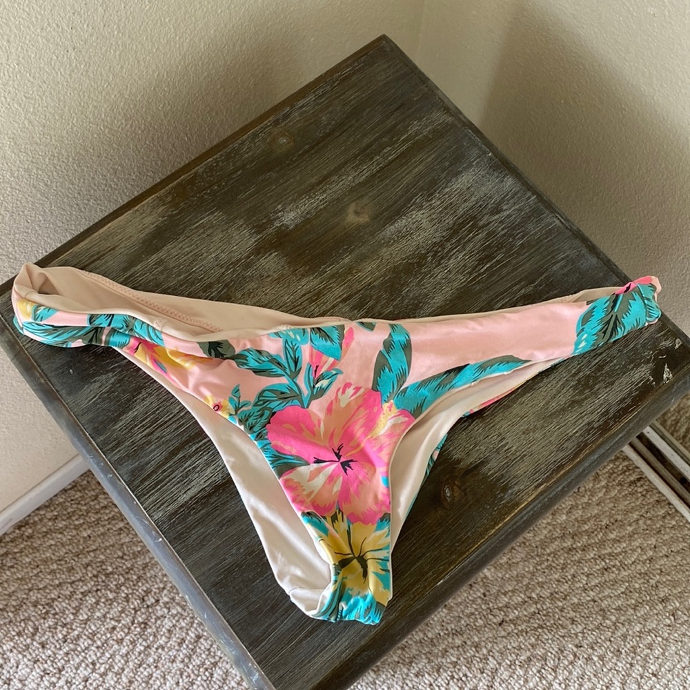 Reversible Rip Curl bikini bottoms